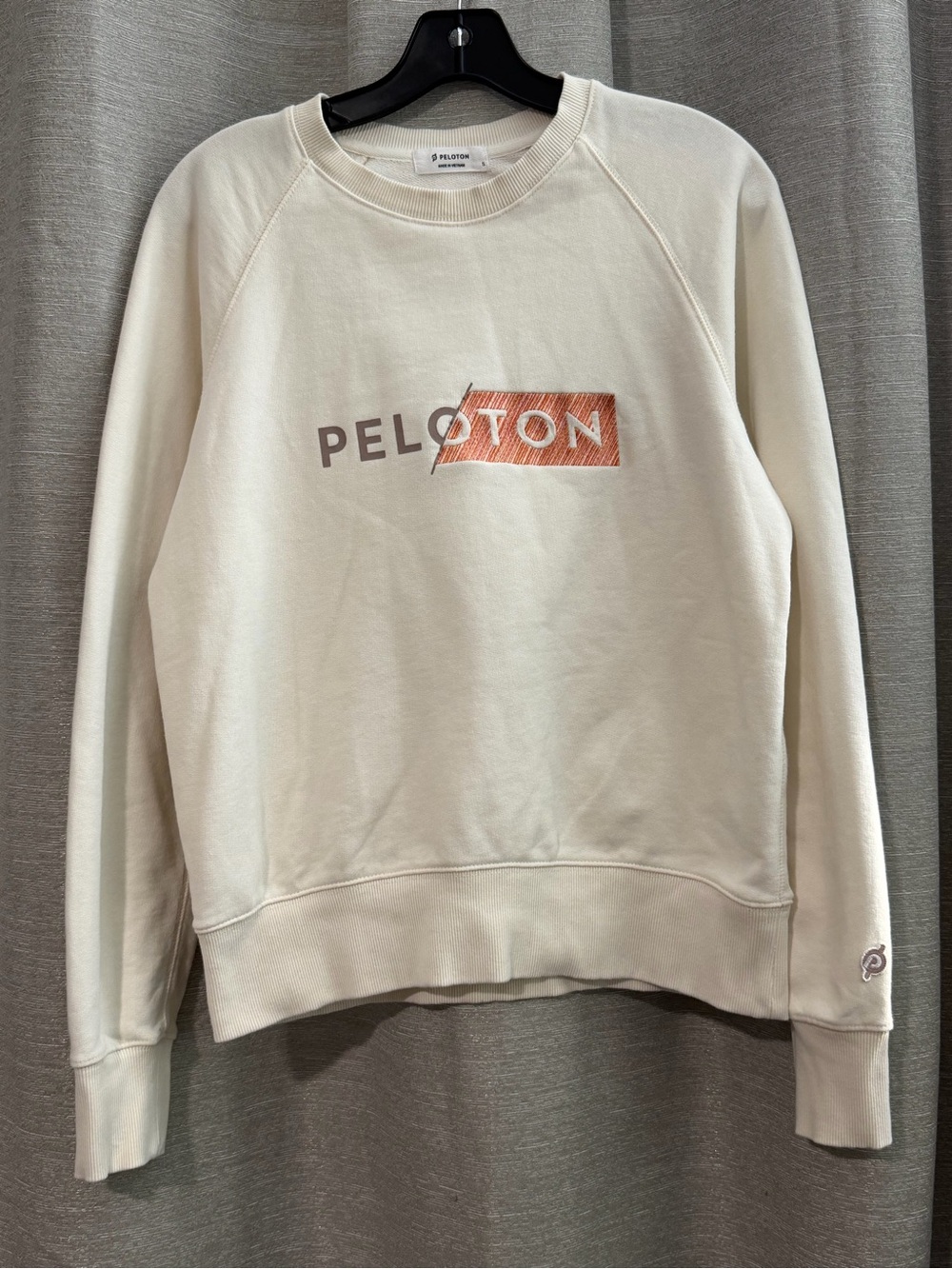 Peloton Platform Pullover Sweatshirt Cream Logo Crewneck Women’s